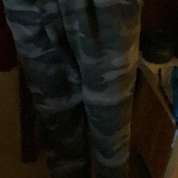 Camouflage sweatpants - Picture 3 of 10